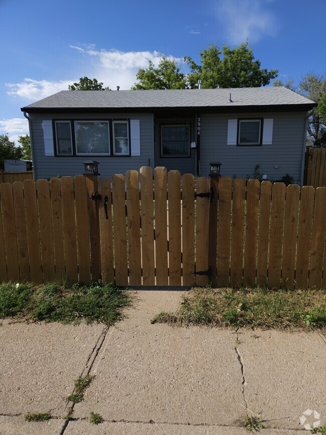 Building Photo - 2904 Plum Dr