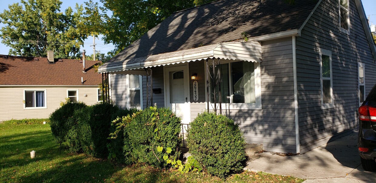 26432 Spicer St, Madison Heights, MI 48071 House for Rent in Madison