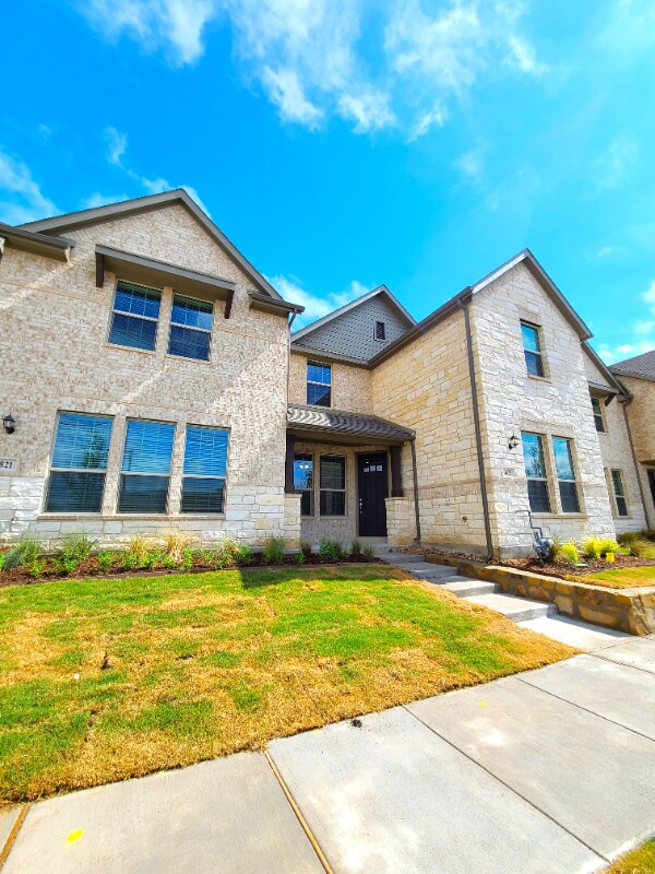 Primary Photo - 6825 St Andrews Dr