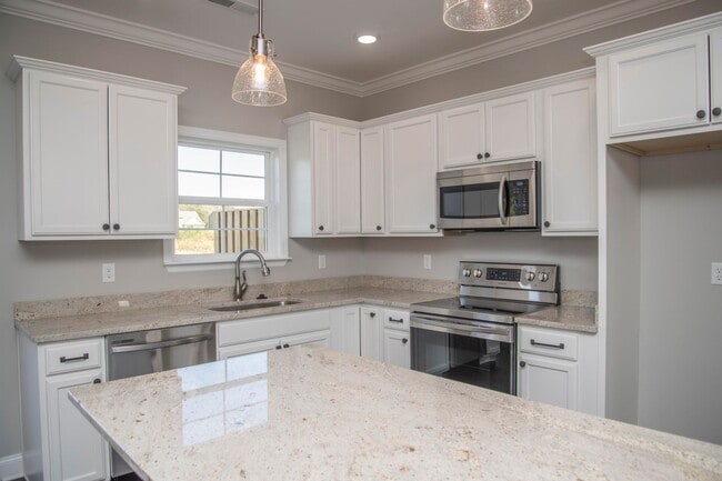 Building Photo - Bellingham Cove Townhome!
