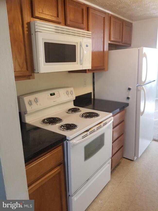 Building Photo - 7006 Bryant Towne Ct