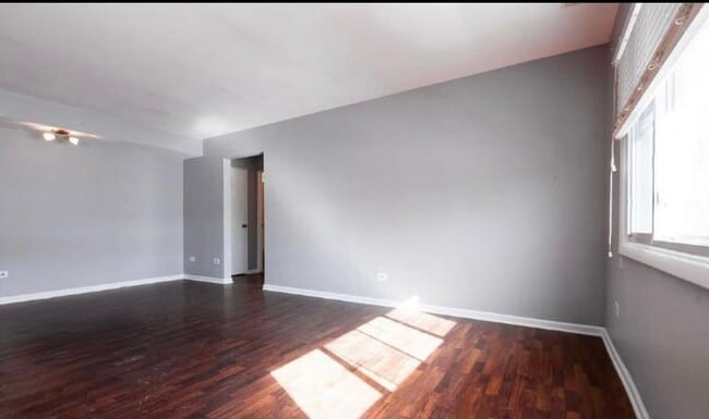 Foto del edificio - 7819 S South Shore Dr