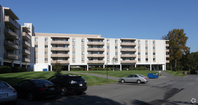 Building Photo - Lakeside Terrace