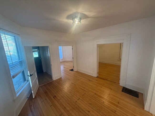 Building Photo - 2536 N Oakland Ave