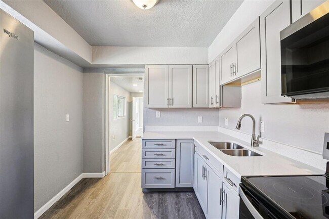 Foto del edificio - 1911 22nd Ave S