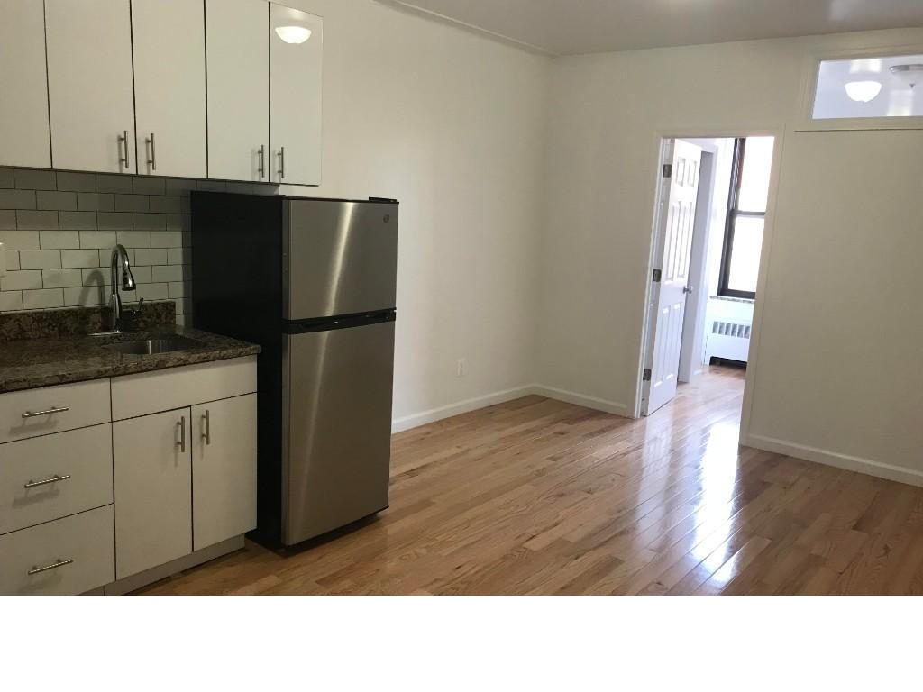 Primary Photo - 2033 2nd Ave