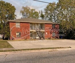 Building Photo - 2321 Terrace Dr