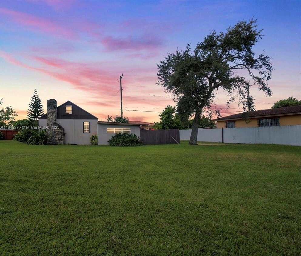Primary Photo - 2582 SW 67th Ave