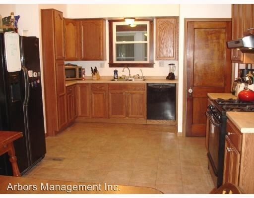 Building Photo - 3 br, 1 bath House - 820 FIFTH AVENUE