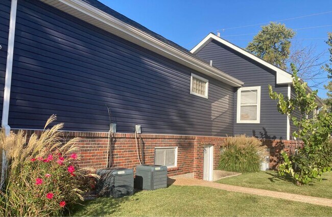 Building - 801 Butler Ct