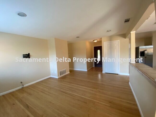 Building Photo - 2825 Conway Ct
