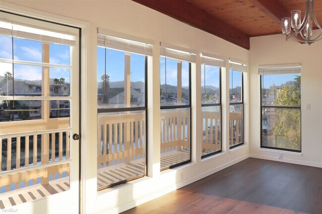 Foto del edificio - 3 br, 3 bath Duplex - 10 Mooring Road