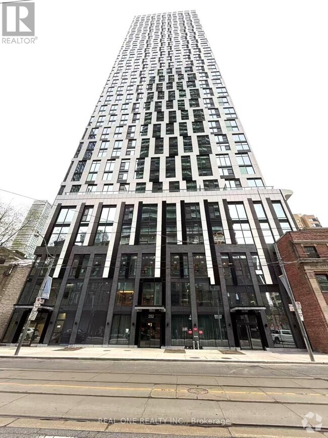 Building Photo - 252-3252 Church St