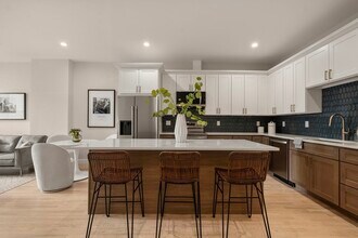 Building Photo - 587 E Broadway