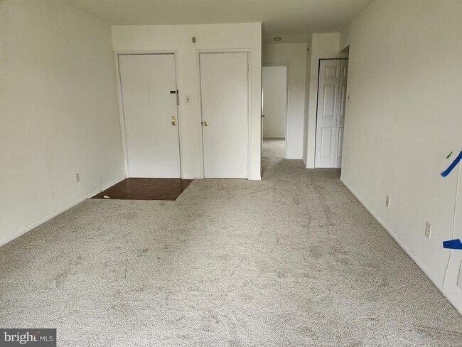 Building Photo - 204-K Hampton Ave