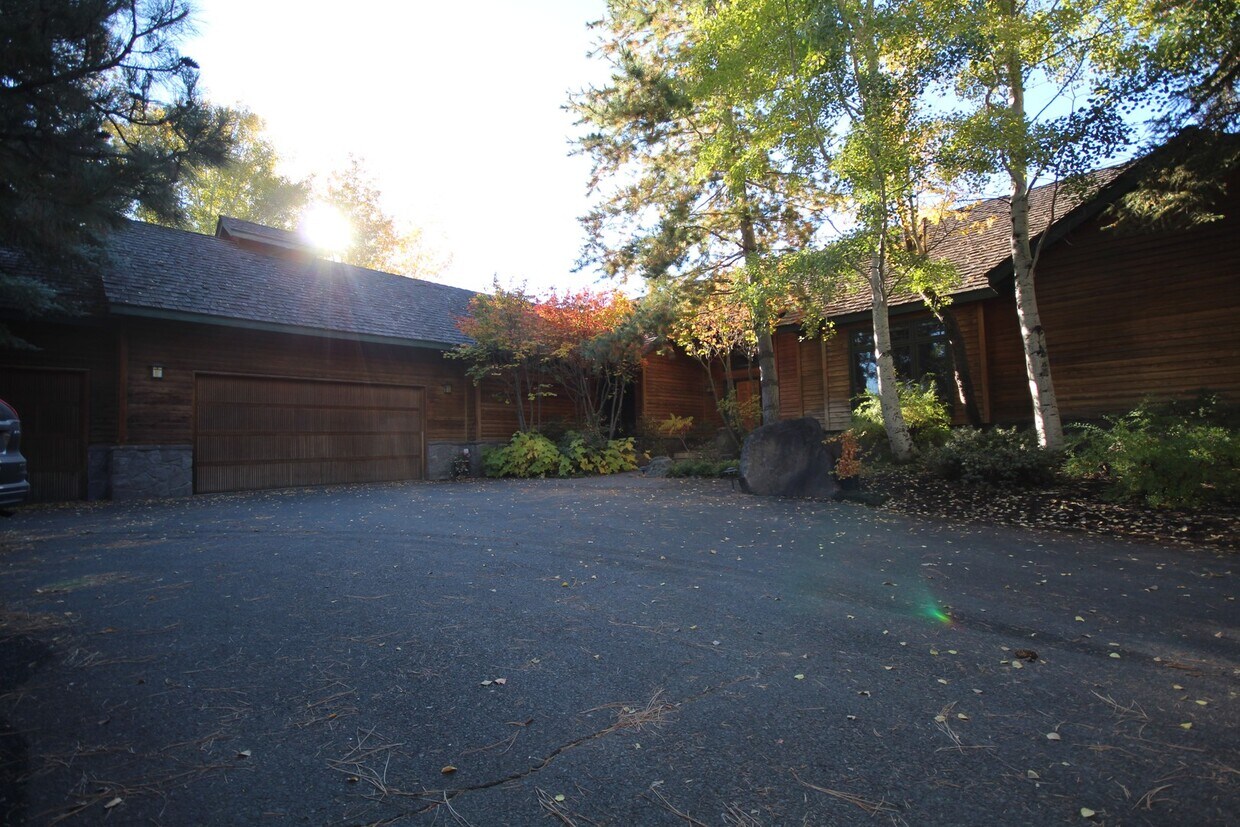Primary Photo - Custom Built Home in a Country Setting, 3 ...