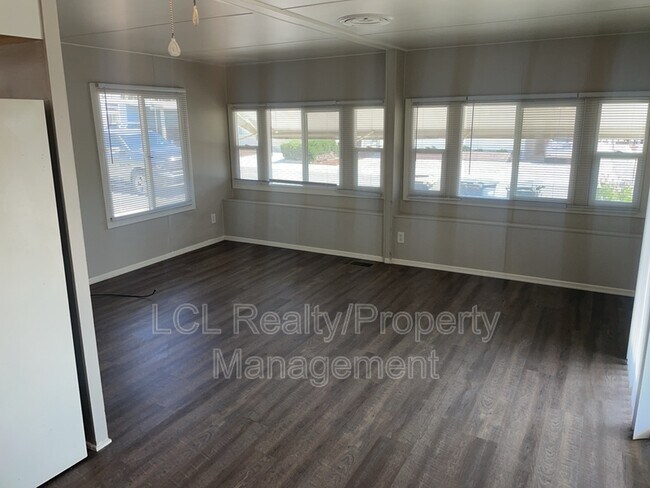 Building Photo - 650 San Jose Dr