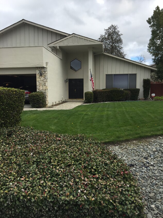 Primary Photo - 1631 Harlan Dr