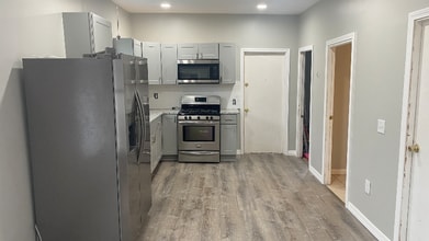 Building Photo - 172 Japonica St