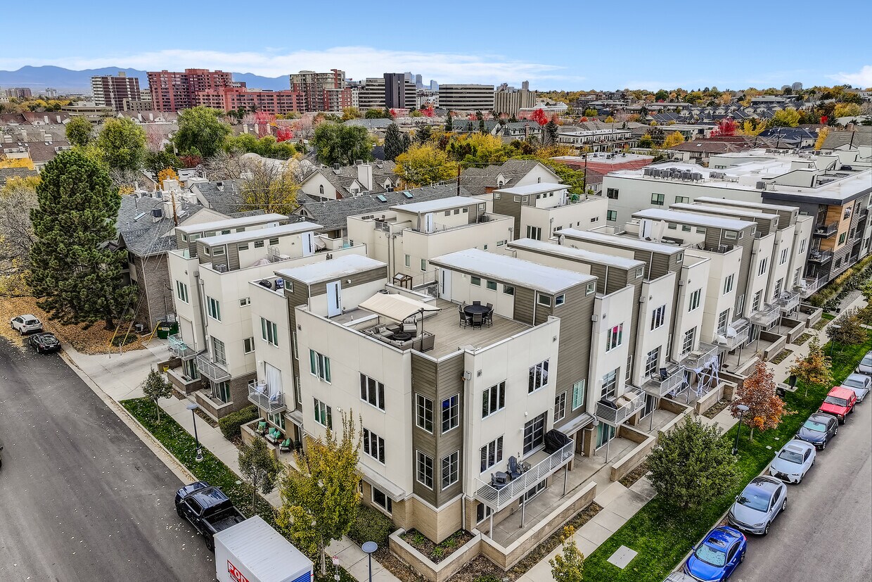 Foto principal - 177 S Harrison St