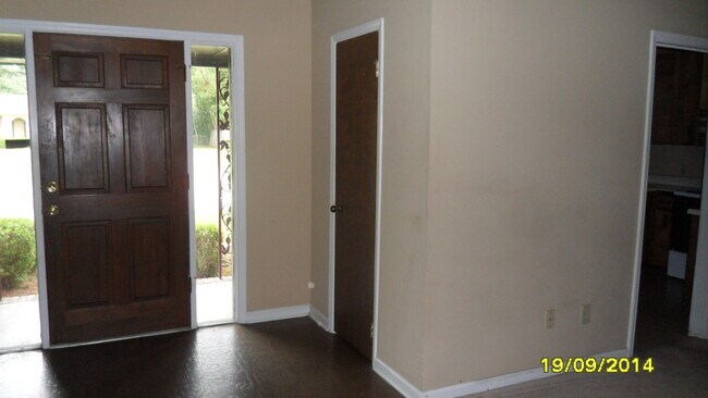 Building Photo - Great Home On Caldwell