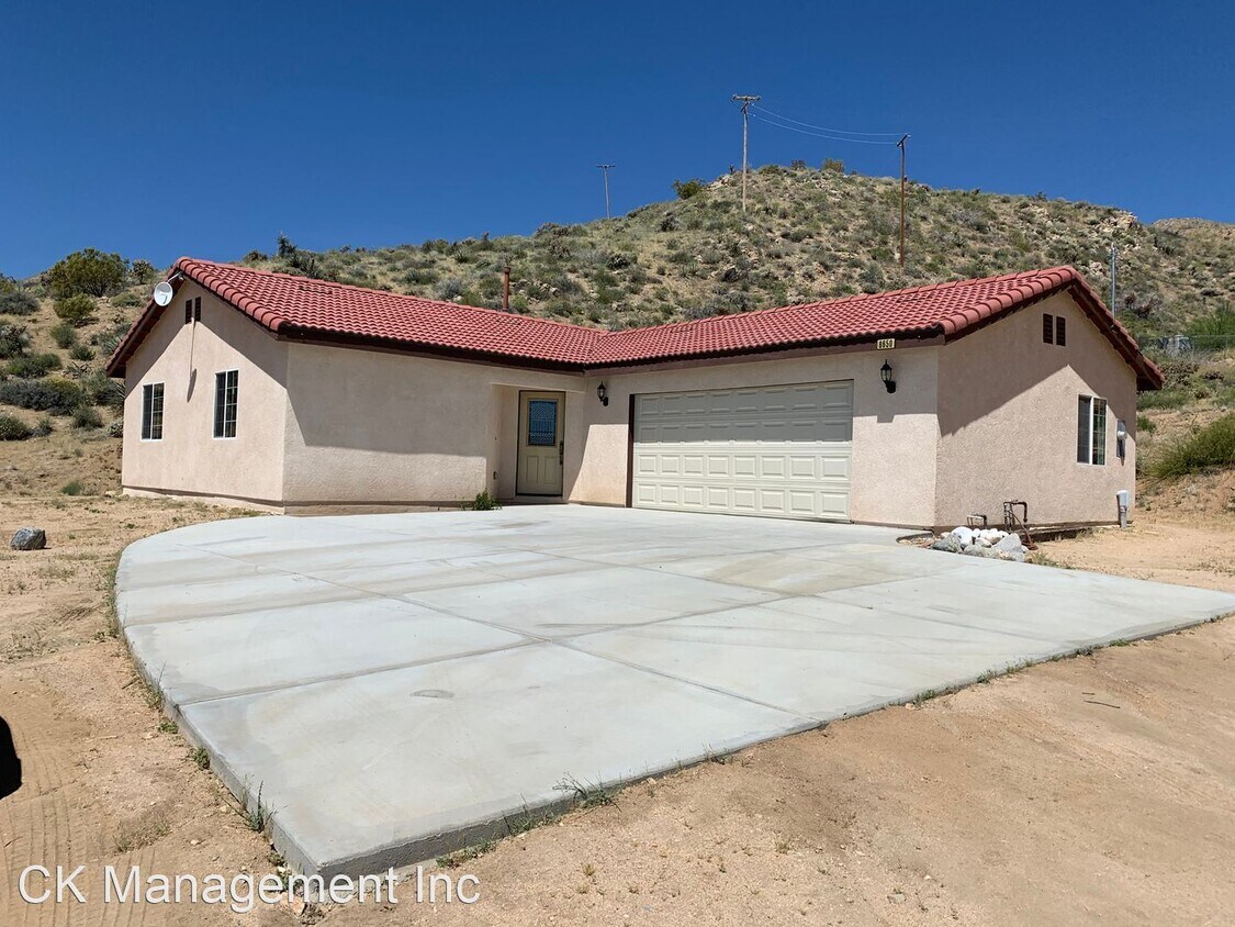 3 br, 2 bath House 8650 Abeland Road House Rental in Morongo Valley