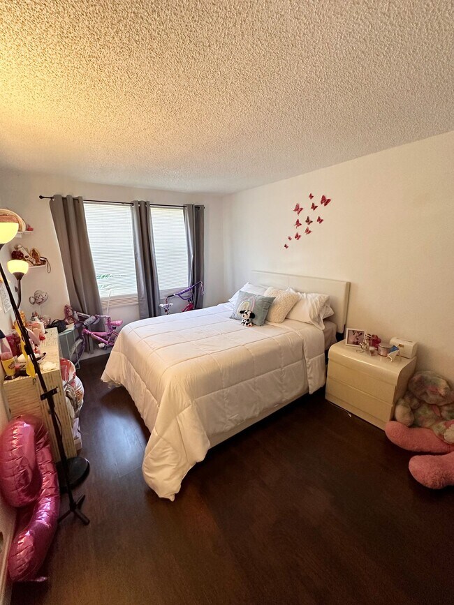 Foto del edificio - 8801 Wiles Rd