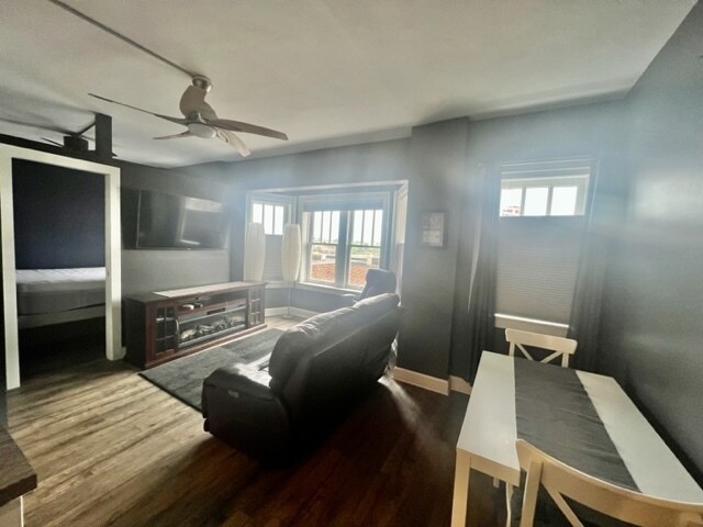 Foto del edificio - 230 E 9th St
