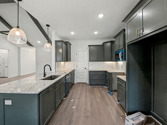 Building Photo - 43 Blairgowrie Dr