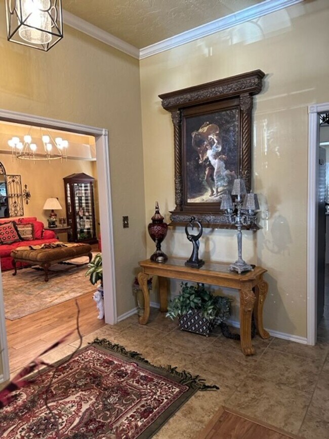 Foto del edificio - Beautiful Home in a Gated Community - Comm...