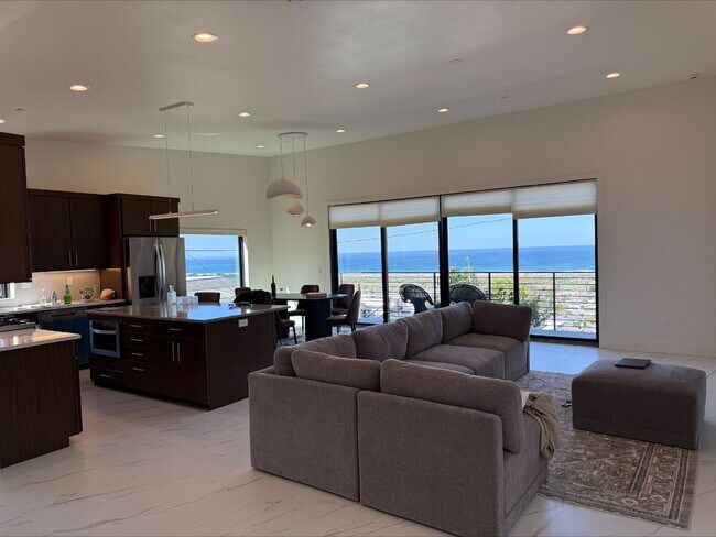Foto del edificio - AVAILABLE NOW - Executive Luxury Ocean-View Home in Prime Morro Bay Location - 3 Bed / 3 Bath