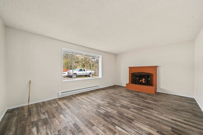 Sala de estar - 523 159th St E