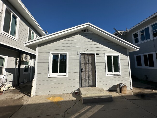 Foto del edificio - 1443 Linden Ave