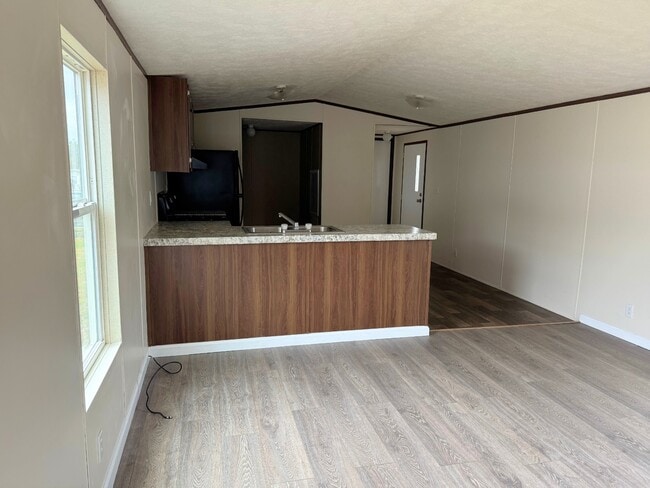 Foto del edificio - 565 Travis Wy