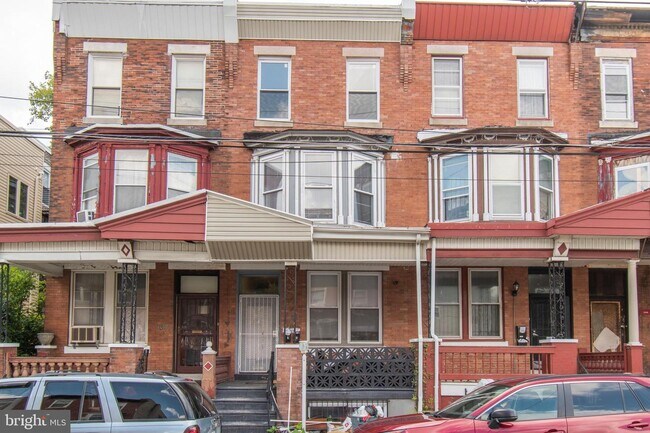 Building Photo - 1912 W Berks St