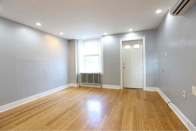Foto del edificio - 4454 Silverwood St