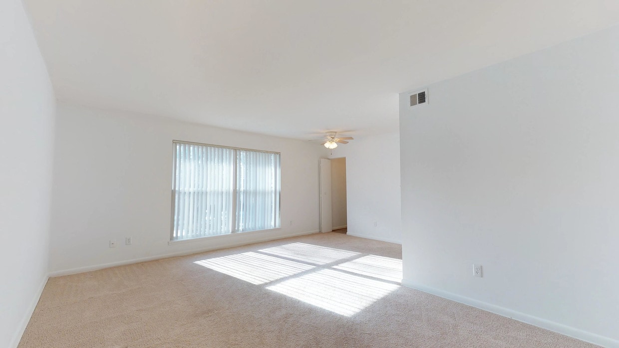 Photo - Olde Jamestowne Apartments