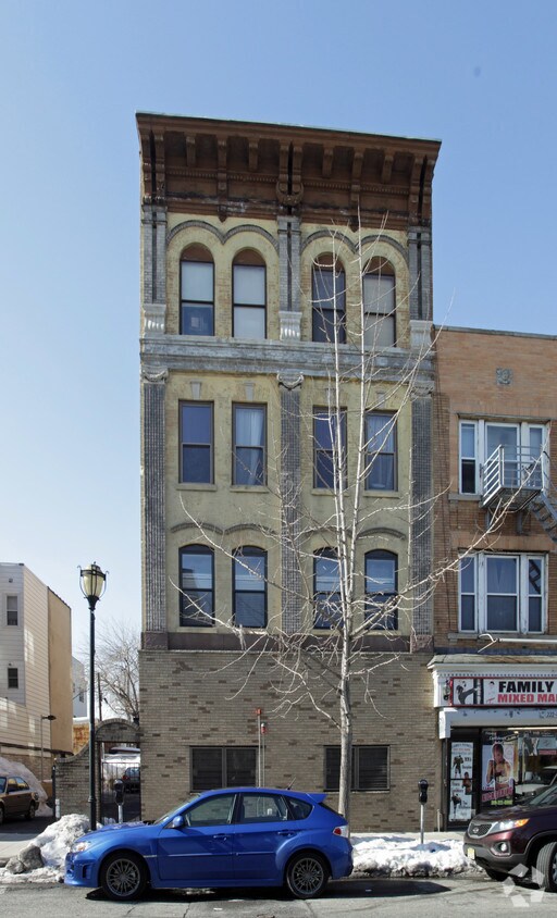 Building Photo - 417 Central Ave