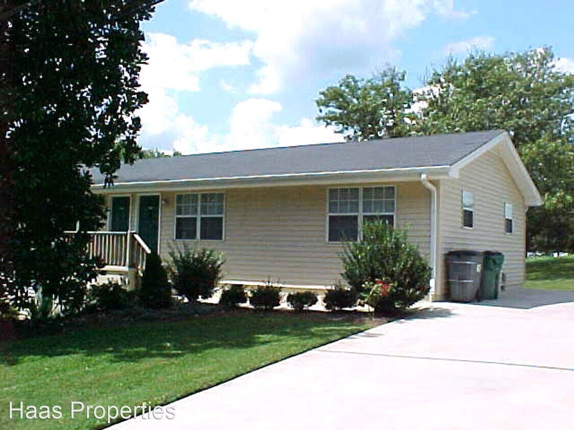 2509 E Cherokee Dr, Woodstock, GA 30188 House Rental in Woodstock, GA
