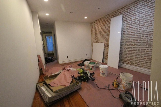 Building Photo - 1091 2nd Ave