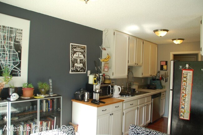 Building Photo - 2 br, 2 bath House - 2210 NE 92nd #306