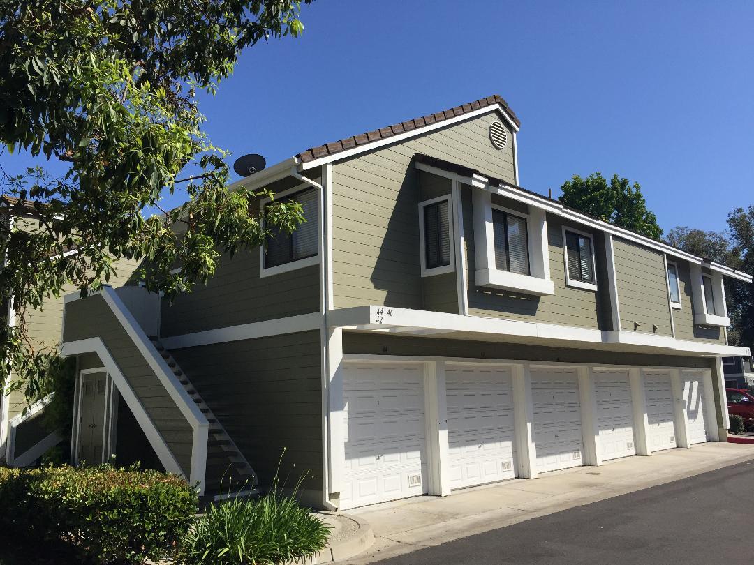 Upstairs unit - 46 Bramble Ln