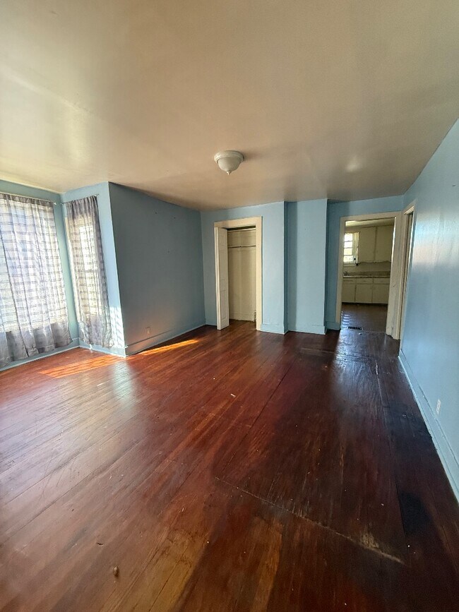 Building Photo - 1008 Park Ave