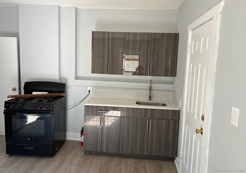 Foto principal - 651 Maple St