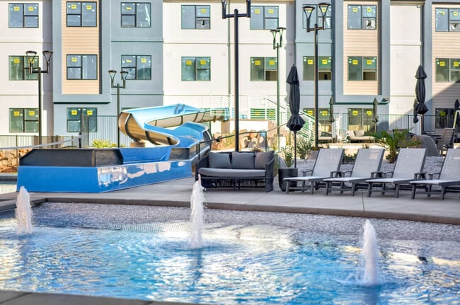 Foto del edificio - 206 N Chapparell Dr