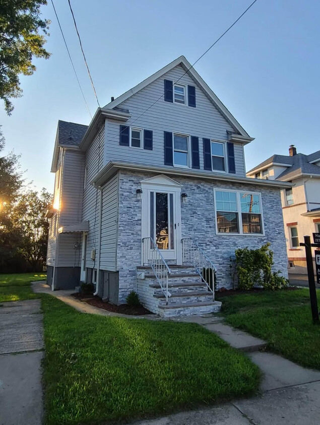 Primary Photo - 645 4th St