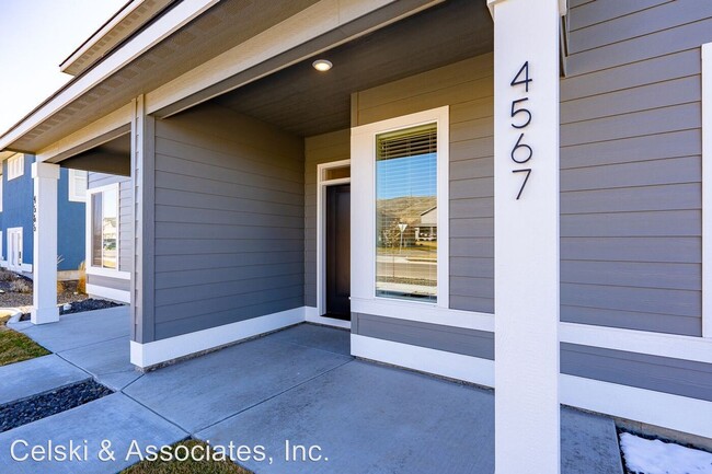 Building Photo - 4567-4567 Barbera St