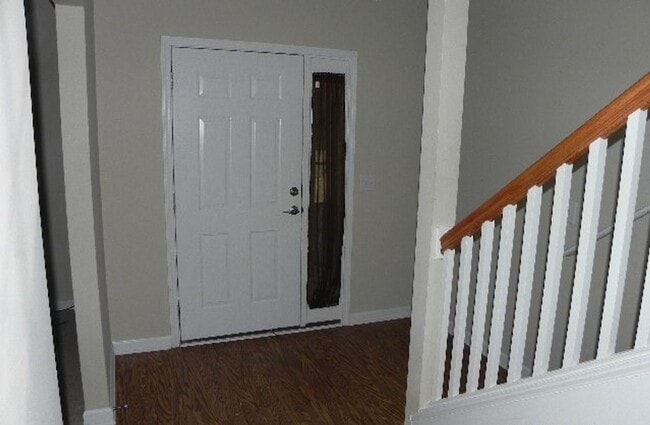 Building Photo - 4 Bedroom - Near Ft Moore