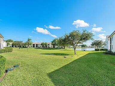 Foto principal - 3050 Norwood Pl