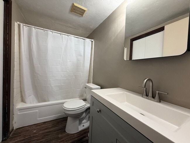 Photo - ON THE GOLF COURSE!!! Avail NOW!!! Apartment